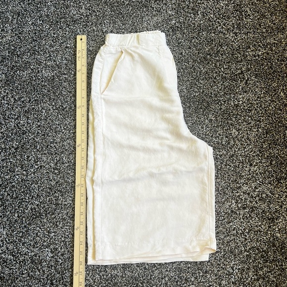 Women's Cream Shorts - Picture 5 of 5